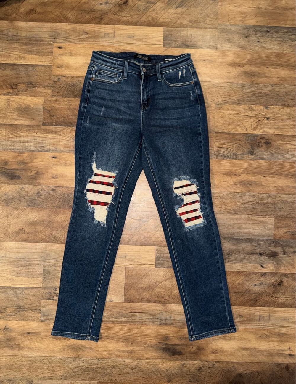 Judy blue women’s distressed plaid boyfriend fit blue jeans